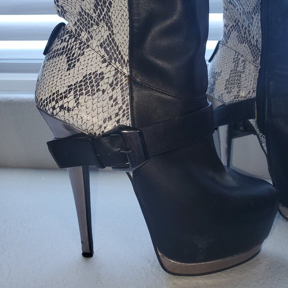 Snakeskin knee-high boots, 7.5 - Picture 5 of 6